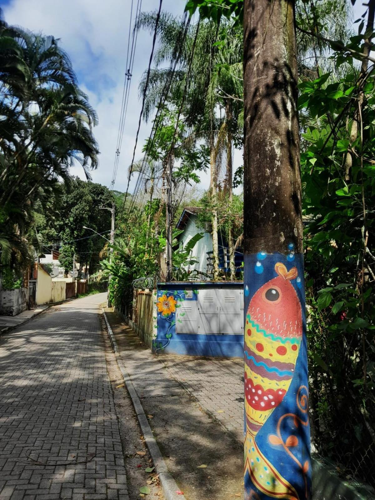 Flor Casa 2 Dorms Com Ar, Churrasqueira, Cond Fech, Piscina