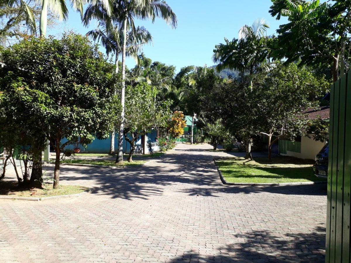 Flor Casa 2 Dorms Com Ar, Churrasqueira, Cond Fech, Piscina *